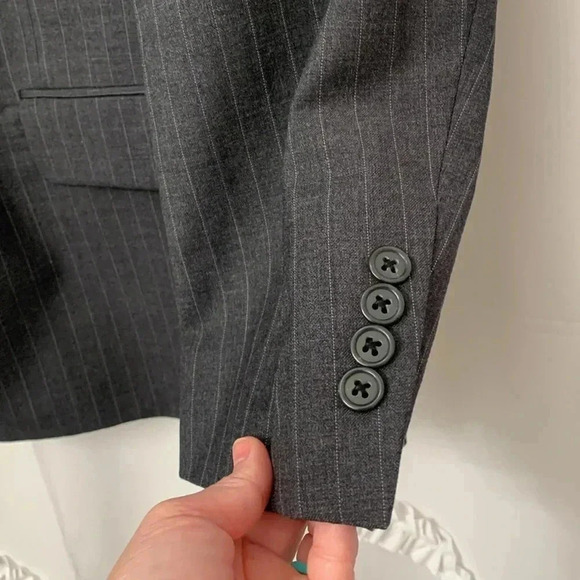 Men’s Joseph & Feiss Gray Pin Striped Suit Size  42 EUC - Picture 10 of 16